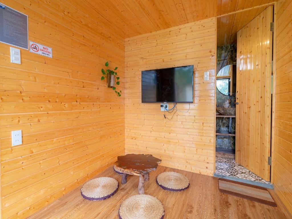 Phoenix Hotel Pool Villa Хойан Экстерьер фото